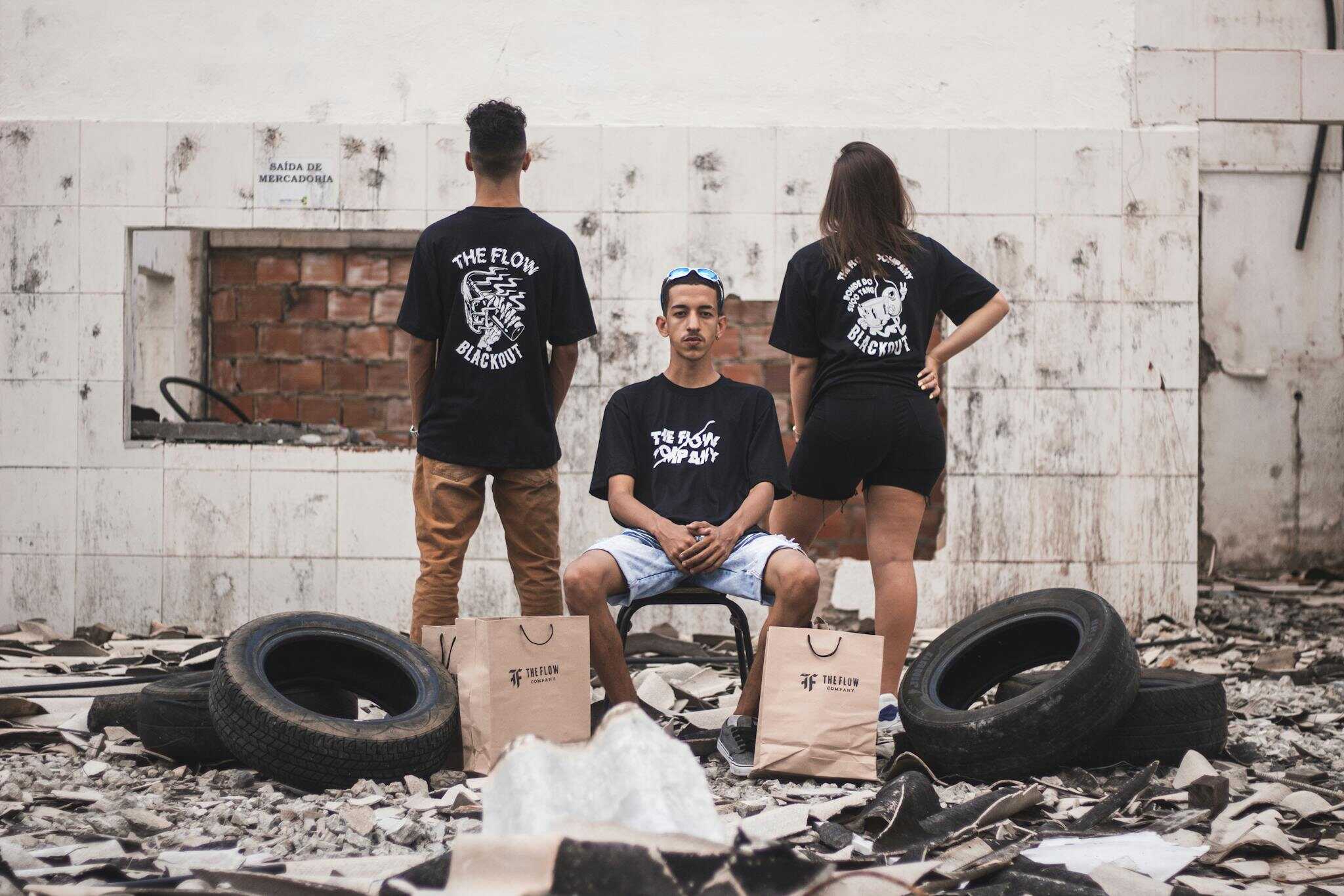 <!-- wp:paragraph -->
<p>Dieser Beitrag beinhaltet das Leistungsbild der <strong>BIM Gesamtkoordination BGK</strong> für die Projektphase Planungsphase entspricht der LPH2   Vorentwurf LPH3   Entwurfsplanung LPH4   Einreichplanung bis LPH5   Ausführungsplanung gemäß <a href="https://www.arching.at/fileadmin/user_upload/redakteure/LM_VM_2014/LM_Objektplanung_Arch_BIM_.pdf">LMOABIM</a> und basiert grundsätzlich auf den Vorgaben der <a href="https://staging-testing.openbim-knowledgebase.org/docs/bimcert-lehrbuch-2024/kapitel-4-bim-projektdurchfuehrung/">openBIM Projektdurchführung</a></p>
<!-- /wp:paragraph -->

<!-- wp:kadence/advancedheading {"uniqueID":"2114_0680e4-ab","align":"left","color":"palette3","letterSpacingType":"em","margin":["0","","sm",""],"markBorder":"","markBorderStyles":[{"top":[null,"",""],"right":[null,"",""],"bottom":[null,"",""],"left":[null,"",""],"unit":"px"}],"colorClass":"theme-palette3","fontSize":["lg","",""],"fontHeight":[1.2,"",""],"fontHeightType":"em","maxWidth":[null,"",""]} -->
<h2 class="kt-adv-heading2114_0680e4-ab wp-block-kadence-advancedheading has-theme-palette-3-color has-text-color" data-kb-block="kb-adv-heading2114_0680e4-ab">Definition des Leistungsbildes</h2>
<!-- /wp:kadence/advancedheading -->

<!-- wp:paragraph {"className":"has\u002d\u002dfont-size"} -->
<p class="has--font-size">Das LMBIM 2025 Leistungsbild teilt die Leistungen in <strong><a href="https://staging-testing.openbim-knowledgebase.org/docs/bim-leistungsbilder-lm-bim-2025#Erlaeuterung-optionale-Leistungen" data-id="1746" data-type="docs">Grundleistungen</a></strong> und <strong><a href="https://staging-testing.openbim-knowledgebase.org/docs/bim-leistungsbilder-lm-bim-2025#Erlaeuterung-optionale-Leistungen">optionale Leistungen</a></strong>   diese werden zusammenfassend in einer Spalte dargestellt Die Deklaration optionaler Leistungen erfolgt mittels des <strong><a href="https://staging-testing.openbim-knowledgebase.org/docs/bim-leistungsbilder-lm-bim-2025#Erläuterung-LMBIM-Code">LMBIM Codes</a></strong> mit dem beigefügten Vermerk optional</p>
<!-- /wp:paragraph -->

<!-- wp:kadence/accordion {"uniqueID":"2114_c0b16d-a7","paneCount":6,"openPane":5,"textColor":"palette3","linkColor":"palette1","linkHoverColor":"palette2","contentBgColor":"palette8","contentBorderStyle":[{"top":["","",0],"right":["","",0],"bottom":["palette5","",0],"left":["","",0],"unit":"px"}],"contentPadding":["0","0","0","0"],"contentMobilePadding":["0","md","md","md"],"titleStyles":[{"size":["","",""],"sizeType":"px","lineHeight":["","",""],"lineType":"","letterSpacing":"","family":"","google":"","style":"","weight":"","variant":"","subset":"","loadGoogle":true,"padding":["xxs","0","xxs","0"],"marginTop":12,"color":"palette3","background":"palette7","border":["","","",""],"borderRadius":["","","",""],"borderWidth":["","","",""],"colorHover":"palette3","backgroundHover":"palette2","borderHover":["","","",""],"colorActive":"palette3","backgroundActive":"palette7","borderActive":["","","",""],"textTransform":"","paddingMobile":["sm","sm","sm","sm"]}],"titleBorder":[{"top":["palette6","",1],"right":["#f5f5f5","",0],"bottom":["#f5f5f5","",0],"left":["#f5f5f5","",3],"unit":"px"}],"titleBorderHover":[{"top":["palette2","",""],"right":["palette2","",""],"bottom":["palette2","",""],"left":["palette2","",""],"unit":"px"}],"titleBorderActive":[{"top":["palette6","",1],"right":["palette7","",3],"bottom":["#f5f5f5","",0],"left":["palette7","",3],"unit":"px"}],"titleBorderRadius":[0,0,0,0],"iconStyle":"arrow","iconColor":{"standard":"palette6","active":"palette6","hover":"palette5"}} -->
<div class="wp-block-kadence-accordion alignnone"><div class="kt-accordion-wrap kt-accordion-id2114_c0b16d-a7 kt-accordion-has-6-panes kt-active-pane-5 kt-accordion-block kt-pane-header-alignment-left kt-accodion-icon-style-arrow kt-accodion-icon-side-right" style="max-width:none"><div class="kt-accordion-inner-wrap" data-allow-multiple-open="false" data-start-open="5"><!-- wp:kadence/pane {"id":6,"titleTag":"h4","uniqueID":"2114_f71691-83","metadata":{"name":"A. Organisation, Information, Koordination und Dokumentation"}} -->
<div class="wp-block-kadence-pane kt-accordion-pane kt-accordion-pane-6 kt-pane2114_f71691-83"><h4 class="kt-accordion-header-wrap"><button class="kt-blocks-accordion-header kt-acccordion-button-label-show" type="button"><span class="kt-blocks-accordion-title-wrap"><span class="kt-blocks-accordion-title"><strong><strong>A Organisation Information Koordination und Dokumentation</strong></strong></span></span><span class="kt-blocks-accordion-icon-trigger"></span></button></h4><div class="kt-accordion-panel"><div class="kt-accordion-panel-inner"><!-- wp:html -->
<!DOCTYPE html>
    <html lang="de">
    <head>
        <meta charset="UTF-8">
        <meta name="viewport" content="width=device-width, initial-scale=1.0">
        <title>LMBIM Codes</title>
        <style>
            table 
                font family Open Sans sans serif
                font size var  global kb font size md
                width 100
                max width var  global content width
                border collapse collapse
                border spacing 0
                background color var  global palette9
                color var  global palette3
            
            thead 
                background color var  global palette7
                color var  global palette3
            
            thead tr 
                border bottom 5px solid white
            
            th td 
                padding 10px
                text align left
            
            tbody tr 
                border bottom 5px solid white
                font size 135px
            
            td 
                background color var  global palette8
                font size 135px
            
            td a 
                text decoration none
                color var  global palette highlight
                font family Open Sans sans serif
                font size 135px
            
        </style>
    </head>
    <body>
        <table class="wp-block-kadence-table">
            <thead>
                <tr>
                    <th style="width: 20%;">LMBIM Code</th>
                    <th>Grundleistung  Optionale Leistung</th>
                </tr>
            </thead>
            <tbody>
    
        <tr style="border-bottom: 5px solid white; font-size: 13.5px;">
            <td style="padding: 10px; background-color: var(--global-palette8); font-size: 13.5px;">
                <a href="#BGK-2.A.1" style="text-decoration: none; color: var(--global-palette-highlight); font-family: 'Open Sans', sans-serif; font-size: 13.5px;">
                    <strong>BGK 2A1</strong>
                </a>
            </td>
            <td style="padding: 10px; background-color: var(--global-palette8); font-family: 'Open Sans', sans-serif; font-size: 13.5px;">
                Fortschreibung des BAP bzw zusammenfassenden Dokuments zB Projekthandbuch bei Änderungen technische Anforderungen Projektteam Zeitplan etc 
            </td>
        </tr>
        
        <tr style="border-bottom: 5px solid white; font-size: 13.5px;">
            <td style="padding: 10px 20px; background-color: var(--global-palette8); font-size: 13.5px;">
                <a href="#BGK-2.A.1.1" style="text-decoration: none; color: var(--global-palette-highlight); font-family: 'Open Sans', sans-serif; font-size: 13.5px;">
                    BGK 2A11
                </a>
            </td>
            <td style="padding: 10px 20px; background-color: var(--global-palette8); font-family: 'Open Sans', sans-serif; font-size: 13.5px;">
                Auf Grundlage der AIA sowie beigestellter Muster Unterlagen preBAP
            </td>
        </tr>
        
        <tr style="border-bottom: 5px solid white; font-size: 13.5px;">
            <td style="padding: 10px 20px; background-color: var(--global-palette8); font-size: 13.5px;">
                <a href="#BGK-2.A.1.2" style="text-decoration: none; color: var(--global-palette-highlight); font-family: 'Open Sans', sans-serif; font-size: 13.5px;">
                    BGK 2A12
                </a>
            </td>
            <td style="padding: 10px 20px; background-color: var(--global-palette8); font-family: 'Open Sans', sans-serif; font-size: 13.5px;">
                Konform zu den bestehenden Leistungsbildern und Ausschreibungsunterlagen der Projektbeteiligten
            </td>
        </tr>
        
        <tr style="border-bottom: 5px solid white; font-size: 13.5px;">
            <td style="padding: 10px 20px; background-color: var(--global-palette8); font-size: 13.5px;">
                <a href="#BGK-2.A.1.3" style="text-decoration: none; color: var(--global-palette-highlight); font-family: 'Open Sans', sans-serif; font-size: 13.5px;">
                    BGK 2A13
                </a>
            </td>
            <td style="padding: 10px 20px; background-color: var(--global-palette8); font-family: 'Open Sans', sans-serif; font-size: 13.5px;">
                Abstimmung und Fortschreibung des Koordinations  und Datenlieferungsplanes
            </td>
        </tr>
        
        <tr style="border-bottom: 5px solid white; font-size: 13.5px;">
            <td style="padding: 10px 20px; background-color: var(--global-palette8); font-size: 13.5px;">
                <a href="#BGK-2.A.1.4" style="text-decoration: none; color: var(--global-palette-highlight); font-family: 'Open Sans', sans-serif; font-size: 13.5px;">
                    BGK 2A14
                </a>
            </td>
            <td style="padding: 10px 20px; background-color: var(--global-palette8); font-family: 'Open Sans', sans-serif; font-size: 13.5px;">
                Fortschreibung der Detaildefinition zB zur Umsetzung der Anwendungsfälle Prozessbeschreibung Aufgaben Rollen Termine Liefergegenstände Schnittstellen und eingesetzte SoftwareSysteme
            </td>
        </tr>
        
        <tr style="border-bottom: 5px solid white; font-size: 13.5px;">
            <td style="padding: 10px; background-color: var(--global-palette8); font-size: 13.5px;">
                <a href="#BGK-2.A.2" style="text-decoration: none; color: var(--global-palette-highlight); font-family: 'Open Sans', sans-serif; font-size: 13.5px;">
                    <strong>BGK 2A2</strong>
                </a>
            </td>
            <td style="padding: 10px; background-color: var(--global-palette8); font-family: 'Open Sans', sans-serif; font-size: 13.5px;">
                Teilnahme an BIM Besprechungen des AG und der BPLBPS bzw des BIM M
            </td>
        </tr>
        
        <tr style="border-bottom: 5px solid white; font-size: 13.5px;">
            <td style="padding: 10px; background-color: var(--global-palette8); font-size: 13.5px;">
                <a href="#BGK-2.A.3" style="text-decoration: none; color: var(--global-palette-highlight); font-family: 'Open Sans', sans-serif; font-size: 13.5px;">
                    <strong>BGK 2A3</strong>
                </a>
            </td>
            <td style="padding: 10px; background-color: var(--global-palette8); font-family: 'Open Sans', sans-serif; font-size: 13.5px;">
                Überwachen der Leistungen der BFK auf Einhaltung der Vorgaben gemäß AIA und BAP bzw dem Projekthandbuch
            </td>
        </tr>
        
        <tr style="border-bottom: 5px solid white; font-size: 13.5px;">
            <td style="padding: 10px; background-color: var(--global-palette8); font-size: 13.5px;">
                <a href="#BGK-2.A.4" style="text-decoration: none; color: var(--global-palette-highlight); font-family: 'Open Sans', sans-serif; font-size: 13.5px;">
                    <strong>BGK 2A4</strong>
                </a>
            </td>
            <td style="padding: 10px; background-color: var(--global-palette8); font-family: 'Open Sans', sans-serif; font-size: 13.5px;">
                Periodische Erstellung von Berichten zur BIM Leistungserbringung BIM Koordination und BIM Erstellung
            </td>
        </tr>
        
        <tr style="border-bottom: 5px solid white; font-size: 13.5px;">
            <td style="padding: 10px; background-color: var(--global-palette8); font-size: 13.5px;">
                <a href="#BGK-2.A.5" style="text-decoration: none; color: var(--global-palette-highlight); font-family: 'Open Sans', sans-serif; font-size: 13.5px;">
                    <strong>BGK 2A5</strong>
                </a>
            </td>
            <td style="padding: 10px; background-color: var(--global-palette8); font-family: 'Open Sans', sans-serif; font-size: 13.5px;">
                Periodische Vorführung der BIM Modelle in Besprechungen
            </td>
        </tr>
        
            </tbody>
        </table>
    </body>
    </html>
<!-- /wp:html --></div></div></div>
<!-- /wp:kadence/pane -->

<!-- wp:kadence/pane {"titleTag":"h4","uniqueID":"2114_f6440c-8e"} -->
<div class="wp-block-kadence-pane kt-accordion-pane kt-accordion-pane-1 kt-pane2114_f6440c-8e"><h4 class="kt-accordion-header-wrap"><button class="kt-blocks-accordion-header kt-acccordion-button-label-show" type="button"><span class="kt-blocks-accordion-title-wrap"><span class="kt-blocks-accordion-title"><strong><strong>B </strong></strong><strong><strong>Qualitäten und Quantitäten</strong></strong></span></span><span class="kt-blocks-accordion-icon-trigger"></span></button></h4><div class="kt-accordion-panel"><div class="kt-accordion-panel-inner"><!-- wp:html -->
<!DOCTYPE html>
    <html lang="de">
    <head>
        <meta charset="UTF-8">
        <meta name="viewport" content="width=device-width, initial-scale=1.0">
        <title>LMBIM Codes</title>
        <style>
            table 
                font family Open Sans sans serif
                font size var  global kb font size md
                width 100
                max width var  global content width
                border collapse collapse
                border spacing 0
                background color var  global palette9
                color var  global palette3
            
            thead 
                background color var  global palette7
                color var  global palette3
            
            thead tr 
                border bottom 5px solid white
            
            th td 
                padding 10px
                text align left
            
            tbody tr 
                border bottom 5px solid white
                font size 135px
            
            td 
                background color var  global palette8
                font size 135px
            
            td a 
                text decoration none
                color var  global palette highlight
                font family Open Sans sans serif
                font size 135px
            
        </style>
    </head>
    <body>
        <table class="wp-block-kadence-table">
            <thead>
                <tr>
                    <th style="width: 20%;">LMBIM Code</th>
                    <th>Grundleistung  Optionale Leistung</th>
                </tr>
            </thead>
            <tbody>
    
        <tr style="border-bottom: 5px solid white; font-size: 13.5px;">
            <td style="padding: 10px; background-color: var(--global-palette8); font-size: 13.5px;">
                <a href="#BGK-2.B.1" style="text-decoration: none; color: var(--global-palette-highlight); font-family: 'Open Sans', sans-serif; font-size: 13.5px;">
                    <strong>BGK 2B1</strong>
                </a>
            </td>
            <td style="padding: 10px; background-color: var(--global-palette8); font-family: 'Open Sans', sans-serif; font-size: 13.5px;">
                Organisation Koordination Durchführung und Dokumentation der regelmäßigen modellbasierenden Gesamtkoordination und Datenlieferung gemäß LB AIABAPProjekthandbuch
            </td>
        </tr>
        
        <tr style="border-bottom: 5px solid white; font-size: 13.5px;">
            <td style="padding: 10px 20px; background-color: var(--global-palette8); font-size: 13.5px;">
                <a href="#BGK-2.B.1.1" style="text-decoration: none; color: var(--global-palette-highlight); font-family: 'Open Sans', sans-serif; font-size: 13.5px;">
                    BGK 2B11
                </a>
            </td>
            <td style="padding: 10px 20px; background-color: var(--global-palette8); font-family: 'Open Sans', sans-serif; font-size: 13.5px;">
                Einholen der Fachmodellgrundlagen nach Vorgabe des Koordinations  und Datenlieferungsplans bzw der Meilensteine gemäß BAP
            </td>
        </tr>
        
        <tr style="border-bottom: 5px solid white; font-size: 13.5px;">
            <td style="padding: 10px 20px; background-color: var(--global-palette8); font-size: 13.5px;">
                <a href="#BGK-2.B.1.2" style="text-decoration: none; color: var(--global-palette-highlight); font-family: 'Open Sans', sans-serif; font-size: 13.5px;">
                    BGK 2B12
                </a>
            </td>
            <td style="padding: 10px 20px; background-color: var(--global-palette8); font-family: 'Open Sans', sans-serif; font-size: 13.5px;">
                Einrichten Fortschreiben und Bereitstellen des Koordinationsmodells in durch den AG definierten Formaten
            </td>
        </tr>
        
        <tr style="border-bottom: 5px solid white; font-size: 13.5px;">
            <td style="padding: 10px; background-color: var(--global-palette8); font-size: 13.5px;">
                <a href="#BGK-2.B.2-O" style="text-decoration: none; color: var(--global-palette-highlight); font-family: 'Open Sans', sans-serif; font-size: 13.5px;">
                    <strong>BGK 2B2 O optional</strong>
                </a>
            </td>
            <td style="padding: 10px; background-color: var(--global-palette8); font-family: 'Open Sans', sans-serif; font-size: 13.5px;">
                Bereitstellen der verifizierten Modelldaten aus dem Koordinationsmodell an die Behörden im Rahmen von Behördenverfahren
            </td>
        </tr>
        
        <tr style="border-bottom: 5px solid white; font-size: 13.5px;">
            <td style="padding: 10px; background-color: var(--global-palette8); font-size: 13.5px;">
                <a href="#BGK-2.B.3-O" style="text-decoration: none; color: var(--global-palette-highlight); font-family: 'Open Sans', sans-serif; font-size: 13.5px;">
                    <strong>BGK 2B3 O optional</strong>
                </a>
            </td>
            <td style="padding: 10px; background-color: var(--global-palette8); font-family: 'Open Sans', sans-serif; font-size: 13.5px;">
                Koordination der Ableitung von ergänzenden 2D Plänen aus dem BIM Gesamtmodell zB Überblickspläne als Ergänzung bei Behördenverfahren oder Öffentlichkeitsarbeit
            </td>
        </tr>
        
        <tr style="border-bottom: 5px solid white; font-size: 13.5px;">
            <td style="padding: 10px; background-color: var(--global-palette8); font-size: 13.5px;">
                <a href="#BGK-2.B.4-O" style="text-decoration: none; color: var(--global-palette-highlight); font-family: 'Open Sans', sans-serif; font-size: 13.5px;">
                    <strong>BGK 2B4 O optional</strong>
                </a>
            </td>
            <td style="padding: 10px; background-color: var(--global-palette8); font-family: 'Open Sans', sans-serif; font-size: 13.5px;">
                Aufbereitung von ergänzenden Animationen und Visualisierungen aus dem BIM Gesamtmodell 
Hinweis Art und Umfang ist vor der Vergabe zu konkretisieren
            </td>
        </tr>
        
        <tr style="border-bottom: 5px solid white; font-size: 13.5px;">
            <td style="padding: 10px; background-color: var(--global-palette8); font-size: 13.5px;">
                <a href="#BGK-2.B.5-O" style="text-decoration: none; color: var(--global-palette-highlight); font-family: 'Open Sans', sans-serif; font-size: 13.5px;">
                    <strong>BGK 2B5 O optional</strong>
                </a>
            </td>
            <td style="padding: 10px; background-color: var(--global-palette8); font-family: 'Open Sans', sans-serif; font-size: 13.5px;">
                Prüfung der durch BFK bereitgestellten Modelldaten auf Konformität zum Raumbuch Anforderungsmodell AG
            </td>
        </tr>
        
        <tr style="border-bottom: 5px solid white; font-size: 13.5px;">
            <td style="padding: 10px 20px; background-color: var(--global-palette8); font-size: 13.5px;">
                <a href="#BGK-2.B.5.1-O" style="text-decoration: none; color: var(--global-palette-highlight); font-family: 'Open Sans', sans-serif; font-size: 13.5px;">
                    BGK 2B51 O optional
                </a>
            </td>
            <td style="padding: 10px 20px; background-color: var(--global-palette8); font-family: 'Open Sans', sans-serif; font-size: 13.5px;">
                Anzahl Größe und Ausgestaltung der geplanten Räume
            </td>
        </tr>
        
        <tr style="border-bottom: 5px solid white; font-size: 13.5px;">
            <td style="padding: 10px 20px; background-color: var(--global-palette8); font-size: 13.5px;">
                <a href="#BGK-2.B.5.2-O" style="text-decoration: none; color: var(--global-palette-highlight); font-family: 'Open Sans', sans-serif; font-size: 13.5px;">
                    BGK 2B52 O optional
                </a>
            </td>
            <td style="padding: 10px 20px; background-color: var(--global-palette8); font-family: 'Open Sans', sans-serif; font-size: 13.5px;">
                Dokumentation der Prüfung und Ergebnisse
            </td>
        </tr>
        
        <tr style="border-bottom: 5px solid white; font-size: 13.5px;">
            <td style="padding: 10px; background-color: var(--global-palette8); font-size: 13.5px;">
                <a href="#BGK-2.B.6-O" style="text-decoration: none; color: var(--global-palette-highlight); font-family: 'Open Sans', sans-serif; font-size: 13.5px;">
                    <strong>BGK 2B6 O optional</strong>
                </a>
            </td>
            <td style="padding: 10px; background-color: var(--global-palette8); font-family: 'Open Sans', sans-serif; font-size: 13.5px;">
                Koordination der Integration von Beiträgen anderer Projektbeteiligter in die beauftragen Fachmodelle zB Integration der Freiraumplanung durch die Architektur Integration der Oberleitungsplanung durch die Streckenplanung
Hinweis Art und Umfang ist vor der Vergabe zu konkretisieren
            </td>
        </tr>
        
        <tr style="border-bottom: 5px solid white; font-size: 13.5px;">
            <td style="padding: 10px; background-color: var(--global-palette8); font-size: 13.5px;">
                <a href="#BGK-2.B.7" style="text-decoration: none; color: var(--global-palette-highlight); font-family: 'Open Sans', sans-serif; font-size: 13.5px;">
                    <strong>BGK 2B7</strong>
                </a>
            </td>
            <td style="padding: 10px; background-color: var(--global-palette8); font-family: 'Open Sans', sans-serif; font-size: 13.5px;">
                Prüfung der durch BFK auf der Kollaborationsplattform bereitgestellten Modelldaten sowie Sicherung der Qualität des Koordinationsmodells gemäß den Anforderungen der AIA und des BAPProjekthandbuch
            </td>
        </tr>
        
        <tr style="border-bottom: 5px solid white; font-size: 13.5px;">
            <td style="padding: 10px 20px; background-color: var(--global-palette8); font-size: 13.5px;">
                <a href="#BGK-2.B.7.1" style="text-decoration: none; color: var(--global-palette-highlight); font-family: 'Open Sans', sans-serif; font-size: 13.5px;">
                    BGK 2B71
                </a>
            </td>
            <td style="padding: 10px 20px; background-color: var(--global-palette8); font-family: 'Open Sans', sans-serif; font-size: 13.5px;">
                Anforderungen an den geometrischen Detaillierungsgrad LOG den alphanumerischen Detailierungsgrad LOI und die kollisionsfreie geometrisch korrekte Modellierung
            </td>
        </tr>
        
        <tr style="border-bottom: 5px solid white; font-size: 13.5px;">
            <td style="padding: 10px 20px; background-color: var(--global-palette8); font-size: 13.5px;">
                <a href="#BGK-2.B.7.2" style="text-decoration: none; color: var(--global-palette-highlight); font-family: 'Open Sans', sans-serif; font-size: 13.5px;">
                    BGK 2B72
                </a>
            </td>
            <td style="padding: 10px 20px; background-color: var(--global-palette8); font-family: 'Open Sans', sans-serif; font-size: 13.5px;">
                Anforderungen der Anwendungsfälle
            </td>
        </tr>
        
        <tr style="border-bottom: 5px solid white; font-size: 13.5px;">
            <td style="padding: 10px 20px; background-color: var(--global-palette8); font-size: 13.5px;">
                <a href="#BGK-2.B.7.3" style="text-decoration: none; color: var(--global-palette-highlight); font-family: 'Open Sans', sans-serif; font-size: 13.5px;">
                    BGK 2B73
                </a>
            </td>
            <td style="padding: 10px 20px; background-color: var(--global-palette8); font-family: 'Open Sans', sans-serif; font-size: 13.5px;">
                Inhaltliche Vollständigkeit und Konformität hinsichtlich vereinbarter Projektgrundlagen und Prüfregeln
            </td>
        </tr>
        
        <tr style="border-bottom: 5px solid white; font-size: 13.5px;">
            <td style="padding: 10px; background-color: var(--global-palette8); font-size: 13.5px;">
                <a href="#BGK-2.B.8" style="text-decoration: none; color: var(--global-palette-highlight); font-family: 'Open Sans', sans-serif; font-size: 13.5px;">
                    <strong>BGK 2B8</strong>
                </a>
            </td>
            <td style="padding: 10px; background-color: var(--global-palette8); font-family: 'Open Sans', sans-serif; font-size: 13.5px;">
                Kontrolle der durch BFK übermittelten Prüfberichte
            </td>
        </tr>
        
        <tr style="border-bottom: 5px solid white; font-size: 13.5px;">
            <td style="padding: 10px; background-color: var(--global-palette8); font-size: 13.5px;">
                <a href="#BGK-2.B.9" style="text-decoration: none; color: var(--global-palette-highlight); font-family: 'Open Sans', sans-serif; font-size: 13.5px;">
                    <strong>BGK 2B9</strong>
                </a>
            </td>
            <td style="padding: 10px; background-color: var(--global-palette8); font-family: 'Open Sans', sans-serif; font-size: 13.5px;">
                Erstellung und Zuweisung von Prüfanmerkungen Issues als bcf Kommentare
            </td>
        </tr>
        
        <tr style="border-bottom: 5px solid white; font-size: 13.5px;">
            <td style="padding: 10px; background-color: var(--global-palette8); font-size: 13.5px;">
                <a href="#BGK-2.B.10" style="text-decoration: none; color: var(--global-palette-highlight); font-family: 'Open Sans', sans-serif; font-size: 13.5px;">
                    <strong>BGK 2B10</strong>
                </a>
            </td>
            <td style="padding: 10px; background-color: var(--global-palette8); font-family: 'Open Sans', sans-serif; font-size: 13.5px;">
                Koordination der Behebung von Prüfanmerkungen Issues
            </td>
        </tr>
        
        <tr style="border-bottom: 5px solid white; font-size: 13.5px;">
            <td style="padding: 10px 20px; background-color: var(--global-palette8); font-size: 13.5px;">
                <a href="#BGK-2.B.10.1" style="text-decoration: none; color: var(--global-palette-highlight); font-family: 'Open Sans', sans-serif; font-size: 13.5px;">
                    BGK 2B101
                </a>
            </td>
            <td style="padding: 10px 20px; background-color: var(--global-palette8); font-family: 'Open Sans', sans-serif; font-size: 13.5px;">
                Kontrolle  Einfordern der Erledigung 
            </td>
        </tr>
        
        <tr style="border-bottom: 5px solid white; font-size: 13.5px;">
            <td style="padding: 10px 20px; background-color: var(--global-palette8); font-size: 13.5px;">
                <a href="#BGK-2.B.10.2" style="text-decoration: none; color: var(--global-palette-highlight); font-family: 'Open Sans', sans-serif; font-size: 13.5px;">
                    BGK 2B102
                </a>
            </td>
            <td style="padding: 10px 20px; background-color: var(--global-palette8); font-family: 'Open Sans', sans-serif; font-size: 13.5px;">
                Überwachung der Fortschreibung von Statusangaben
            </td>
        </tr>
        
        <tr style="border-bottom: 5px solid white; font-size: 13.5px;">
            <td style="padding: 10px; background-color: var(--global-palette8); font-size: 13.5px;">
                <a href="#BGK-2.B.11" style="text-decoration: none; color: var(--global-palette-highlight); font-family: 'Open Sans', sans-serif; font-size: 13.5px;">
                    <strong>BGK 2B11</strong>
                </a>
            </td>
            <td style="padding: 10px; background-color: var(--global-palette8); font-family: 'Open Sans', sans-serif; font-size: 13.5px;">
                Hinweispflicht bei qualitativen Mängeln der Modelldaten und möglichen daraus resultierenden Risiken zB zeitlichen Verzögerungen
            </td>
        </tr>
        
            </tbody>
        </table>
    </body>
    </html>
<!-- /wp:html --></div></div></div>
<!-- /wp:kadence/pane -->

<!-- wp:kadence/pane {"id":2,"titleTag":"h4","uniqueID":"2114_bf6d31-52","metadata":{"name":"C. Kosten und Finanzierung"}} -->
<div class="wp-block-kadence-pane kt-accordion-pane kt-accordion-pane-2 kt-pane2114_bf6d31-52"><h4 class="kt-accordion-header-wrap"><button class="kt-blocks-accordion-header kt-acccordion-button-label-show" type="button"><span class="kt-blocks-accordion-title-wrap"><span class="kt-blocks-accordion-title"><strong>C Kosten und Finanzierung</strong></span></span><span class="kt-blocks-accordion-icon-trigger"></span></button></h4><div class="kt-accordion-panel"><div class="kt-accordion-panel-inner"><!-- wp:html -->
<!DOCTYPE html>
    <html lang="de">
    <head>
        <meta charset="UTF-8">
        <meta name="viewport" content="width=device-width, initial-scale=1.0">
        <title>LMBIM Codes</title>
        <style>
            table 
                font family Open Sans sans serif
                font size var  global kb font size md
                width 100
                max width var  global content width
                border collapse collapse
                border spacing 0
                background color var  global palette9
                color var  global palette3
            
            thead 
                background color var  global palette7
                color var  global palette3
            
            thead tr 
                border bottom 5px solid white
            
            th td 
                padding 10px
                text align left
            
            tbody tr 
                border bottom 5px solid white
                font size 135px
            
            td 
                background color var  global palette8
                font size 135px
            
            td a 
                text decoration none
                color var  global palette highlight
                font family Open Sans sans serif
                font size 135px
            
        </style>
    </head>
    <body>
        <table class="wp-block-kadence-table">
            <thead>
                <tr>
                    <th style="width: 20%;">LMBIM Code</th>
                    <th>Grundleistung  Optionale Leistung</th>
                </tr>
            </thead>
            <tbody>
    
        <tr style="border-bottom: 5px solid white; font-size: 13.5px;">
            <td style="padding: 10px; background-color: var(--global-palette8); font-size: 13.5px;">
                <a href="#BGK-2.C.1-O" style="text-decoration: none; color: var(--global-palette-highlight); font-family: 'Open Sans', sans-serif; font-size: 13.5px;">
                    <strong>BGK 2C1 O optional</strong>
                </a>
            </td>
            <td style="padding: 10px; background-color: var(--global-palette8); font-family: 'Open Sans', sans-serif; font-size: 13.5px;">
                Im Kontext AWF BIM unterstützte Mengenermittlung bzw BIM unterstützte Kostenermittlung Zusammenführen der modellbasierten Mengen  und Kostenermittlung der Fachplaner je Phase gem Vorgabe AIA und BAP bzw dem Projekthandbuch
            </td>
        </tr>
        
        <tr style="border-bottom: 5px solid white; font-size: 13.5px;">
            <td style="padding: 10px; background-color: var(--global-palette8); font-size: 13.5px;">
                <a href="#BGK-2.C.2-O" style="text-decoration: none; color: var(--global-palette-highlight); font-family: 'Open Sans', sans-serif; font-size: 13.5px;">
                    <strong>BGK 2C2 O optional</strong>
                </a>
            </td>
            <td style="padding: 10px; background-color: var(--global-palette8); font-family: 'Open Sans', sans-serif; font-size: 13.5px;">
                Zusammenführung der modellbaiserten Folgekostenberechnung und Folgenkostenschätzung der Fachplaner gem Vorgaben AIA und BAP bzw dem Projekthandbuch
            </td>
        </tr>
        
            </tbody>
        </table>
    </body>
    </html>
<!-- /wp:html --></div></div></div>
<!-- /wp:kadence/pane -->

<!-- wp:kadence/pane {"id":3,"titleTag":"h4","uniqueID":"2114_ffb5fd-7d","metadata":{"name":"D. Termine und Kapazitäten"}} -->
<div class="wp-block-kadence-pane kt-accordion-pane kt-accordion-pane-3 kt-pane2114_ffb5fd-7d"><h4 class="kt-accordion-header-wrap"><button class="kt-blocks-accordion-header kt-acccordion-button-label-show" type="button"><span class="kt-blocks-accordion-title-wrap"><span class="kt-blocks-accordion-title"><strong>D Termine und Kapazitäten</strong></span></span><span class="kt-blocks-accordion-icon-trigger"></span></button></h4><div class="kt-accordion-panel"><div class="kt-accordion-panel-inner"><!-- wp:paragraph {"align":"center"} -->
<p class="has-text-align-center"> </p>
<!-- /wp:paragraph --></div></div></div>
<!-- /wp:kadence/pane -->

<!-- wp:kadence/pane {"id":4,"titleTag":"h4","uniqueID":"2114_333cbe-68","metadata":{"name":"E. Verträge und Versicherungen"}} -->
<div class="wp-block-kadence-pane kt-accordion-pane kt-accordion-pane-4 kt-pane2114_333cbe-68"><h4 class="kt-accordion-header-wrap"><button class="kt-blocks-accordion-header kt-acccordion-button-label-show" type="button"><span class="kt-blocks-accordion-title-wrap"><span class="kt-blocks-accordion-title"><strong>E Verträge und Versicherungen</strong></span></span><span class="kt-blocks-accordion-icon-trigger"></span></button></h4><div class="kt-accordion-panel"><div class="kt-accordion-panel-inner"><!-- wp:paragraph {"align":"center"} -->
<p class="has-text-align-center"> </p>
<!-- /wp:paragraph --></div></div></div>
<!-- /wp:kadence/pane --></div></div></div>
<!-- /wp:kadence/accordion -->

<!-- wp:block {"ref":3703} /-->

<!-- wp:paragraph -->
<p></p>
<!-- /wp:paragraph -->  openBIM KnowledgeBase